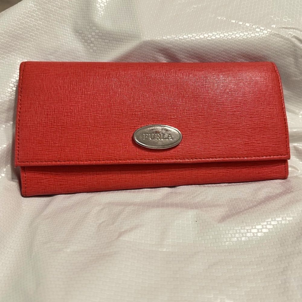 Furla Mango Women's Saffiano Textured Leather envelope Wallet
